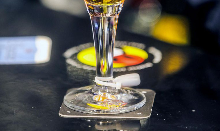bierglas met alarm